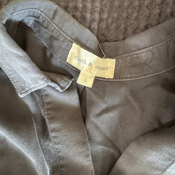 Anthropologie Cloth & Stone Charcoal Grey Button Down Shirt Size L Stone Washed - Picture 5 of 10